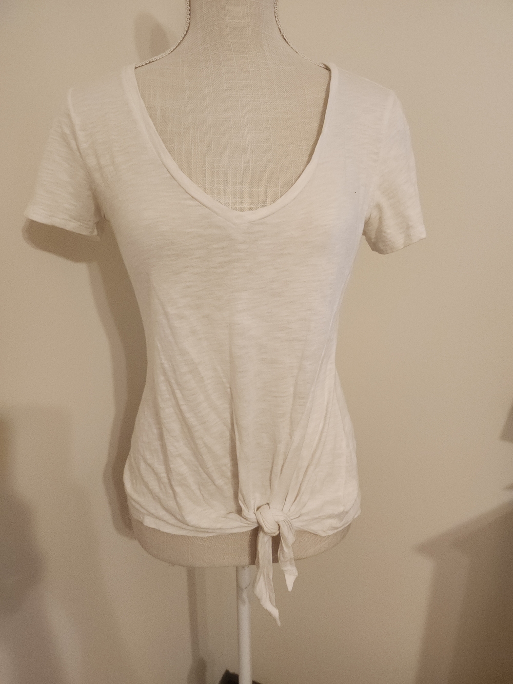 Express White V-Neck Short Sleeve Tie-Front Tee